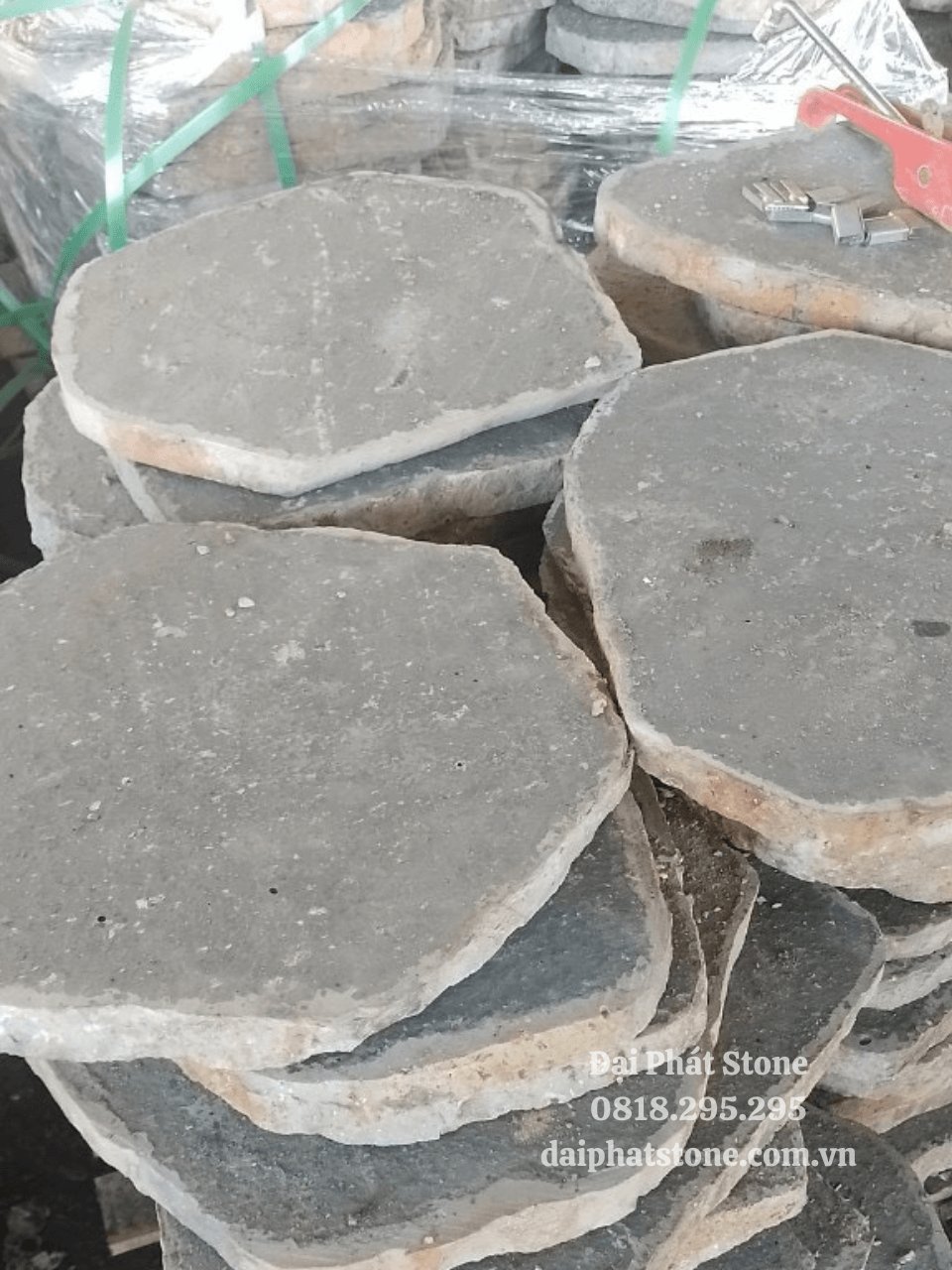 Đá bước dạo Bazan Xám BZT